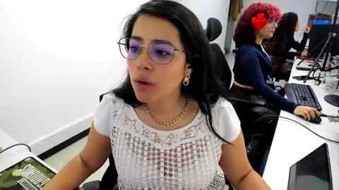 studcb_ online show from February 2025 11:27:01 PM