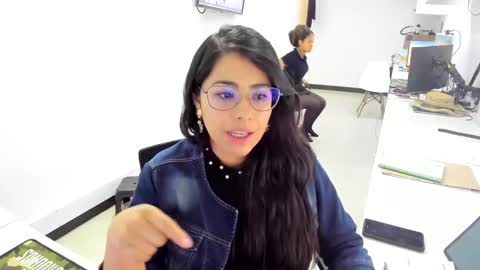 studcb_ online show from February 2025 09:33:02 PM