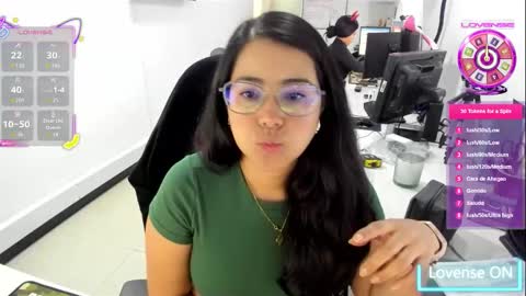 studcb_ online show from October 2025 06:17:02 PM