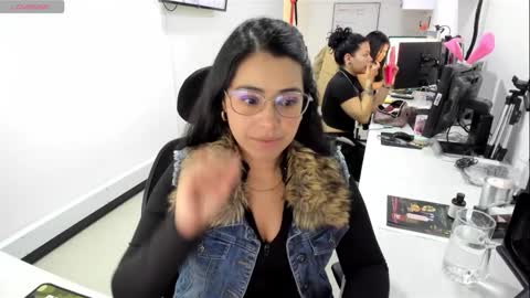 studcb_ online show from October 2025 04:33:01 PM