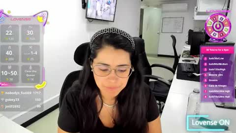 studcb_ online show from November 2025 10:33:02 PM