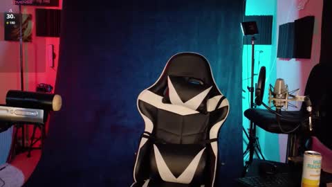 Ryan Long online show from November 2025 01:28:02 AM