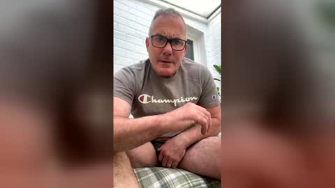 Snapshot of stumpyj2266 chatting on April 2026 08:30:02 AM stumpyj2266 online show from April 2026 08:30:02 AM