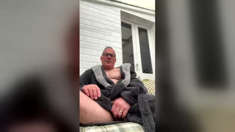 Snapshot of stumpyj2266 chatting on May 2026 05:35:01 AM stumpyj2266 online show from May 2026 05:35:01 AM
