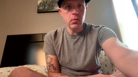 Snapshot of submissivebrett381 chatting on April 2026 12:54:01 PM submissivebrett381 online show from April 2026 12:54:01 PM