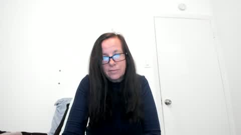 Snapshot of submissivepeachgoddess chatting on June 2026 01:35:01 PM Submissie Peach Goddess online show from June 2026 01:35:01 PM