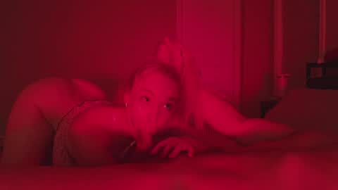 Snapshot of submissivewifefordaddy chatting on May 2026 04:19:01 AM submissivewifefordaddy online show from May 2026 04:19:01 AM