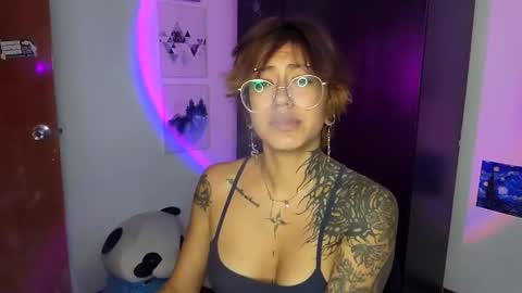Snapshot of succubus_girl_ chatting on June 2026 03:58:01 PM Alexy online show from June 2026 03:58:01 PM