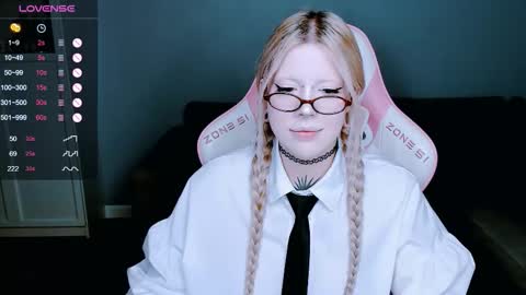 Snapshot of succubus_leslie chatting on October 2025 11:47:01 PM succubus_leslie online show from October 2025 11:47:01 PM