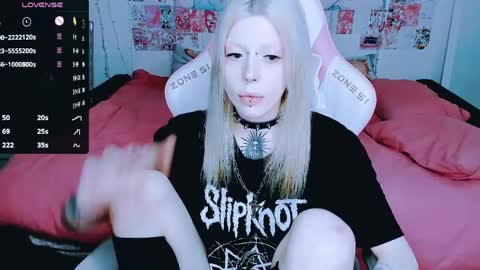 Snapshot of succubus_leslie chatting on March 2026 06:08:01 PM succubus_leslie online show from March 2026 06:08:01 PM