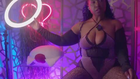 Snapshot of succubus_rosemilk chatting on April 2026 02:09:01 AM Succubus RoseMilk online show from April 2026 02:09:01 AM