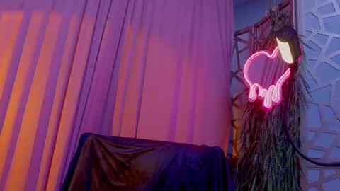 Snapshot of succubus_rosemilk chatting on May 2026 12:18:02 AM Succubus RoseMilk online show from May 2026 12:18:02 AM