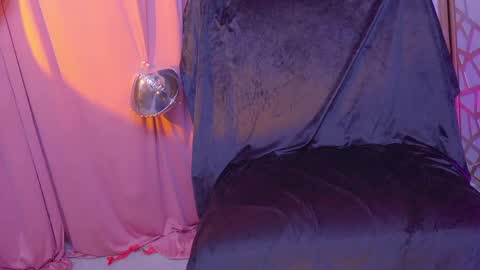 Snapshot of succubus_rosemilk chatting on May 2026 11:21:01 PM Succubus RoseMilk online show from May 2026 11:21:01 PM