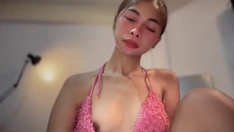 Snapshot of suckablechick chatting on February 2026 03:08:01 PM Marry online show from February 2026 03:08:01 PM