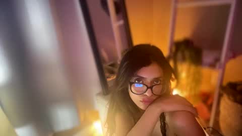 Snapshot of suckmythong410104 chatting on December 2024 10:43:02 PM SaraSabeen online show from December 2024 10:43:02 PM