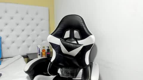 Snapshot of sue_stark chatting on May 2026 03:26:01 AM sue_stark online show from May 2026 03:26:01 AM