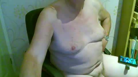 suffolkboy4 online show from December 2025 11:46:02 PM