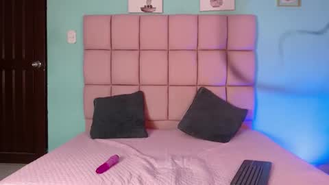 sugar_dollq online show from February 2026 03:22:02 AM