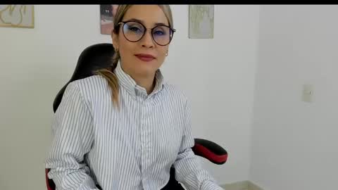sugar_milff online show from February 2025 02:31:02 PM