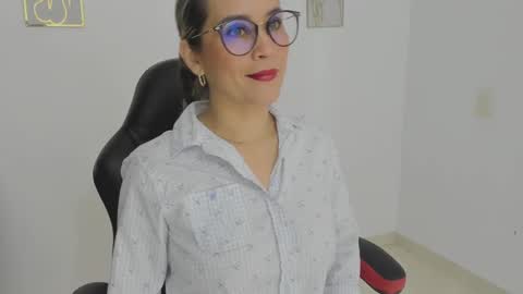 sugar_milff online show from November 2025 01:33:02 PM