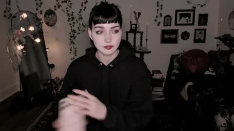 Snapshot of sugarmiette chatting on June 2026 05:43:02 AM Ella online show from June 2026 05:43:02 AM