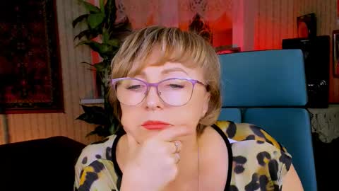 Vivien online show from October 2025 03:45:02 PM