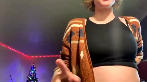 Ophelia online show from December 2024 08:22:01 AM