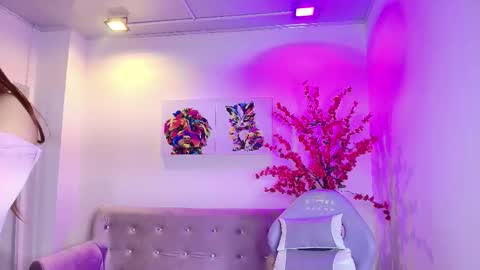 summer_miller online show from January 2026 11:38:02 AM