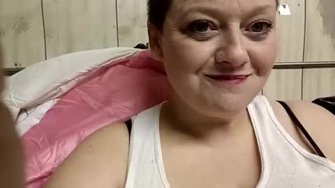 Snapshot of summerdivine69 chatting on February 2025 12:41:02 PM Summer Divine online show from February 2025 12:41:02 PM