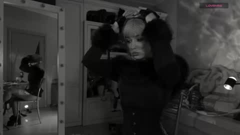 Miss Nelly online show from February 2026 04:33:01 PM