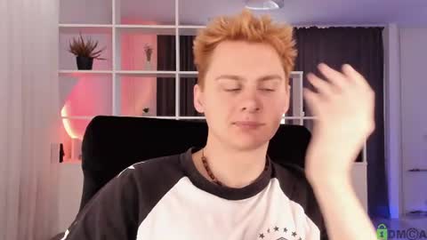 Snapshot of sunburn_boy chatting on July 2026 06:55:02 AM Emilio online show from July 2026 06:55:02 AM