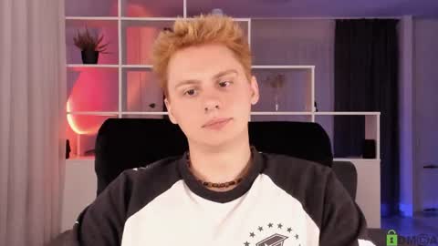 Snapshot of sunburn_boy chatting on July 2026 05:53:02 PM Emilio online show from July 2026 05:53:02 PM