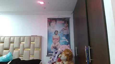 Snapshot of sunflower_dance chatting on May 2026 10:38:02 PM Jeraldine online show from May 2026 10:38:02 PM