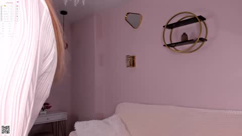 Lily online show from September 2025 03:12:01 PM