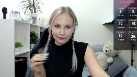 Naomi online show from September 2025 05:44:01 AM
