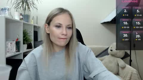 Naomi online show from November 2025 03:53:02 AM