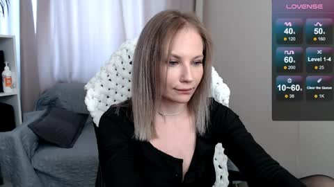 Snapshot of sunny_bunny6 chatting on June 2026 05:42:01 AM Naomi online show from June 2026 05:42:01 AM