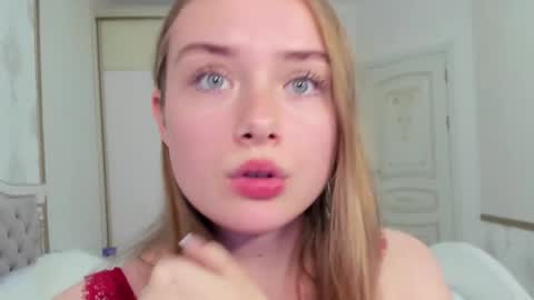 Snapshot of sunny_love__ chatting on November 2025 12:29:02 PM Vanessa online show from November 2025 12:29:02 PM