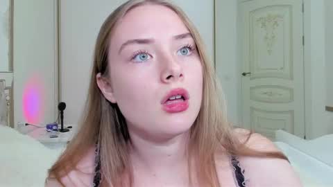 Snapshot of sunny_love__ chatting on November 2025 12:27:02 PM Vanessa online show from November 2025 12:27:02 PM