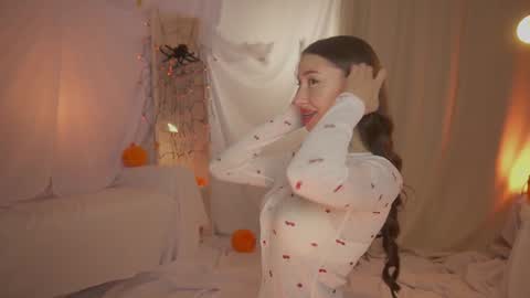 Maria online show from November 2025 10:19:02 PM