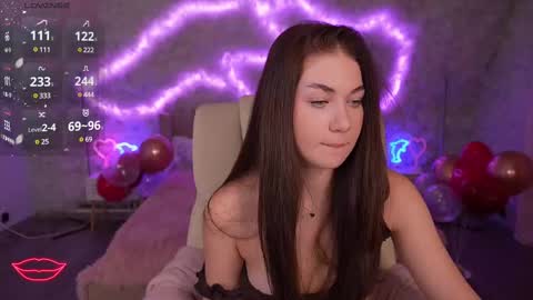 S U N N Y online show from February 2025 08:01:01 PM