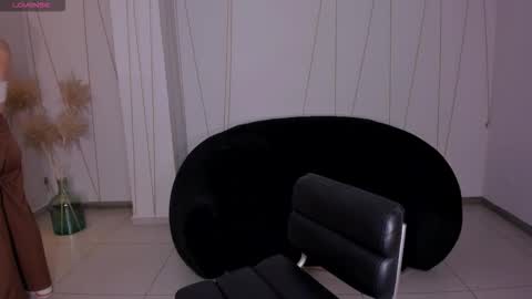 Sunny Rivers online show from December 2025 03:32:02 PM