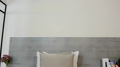 sunnywhitee online show from February 2026 07:39:02 PM