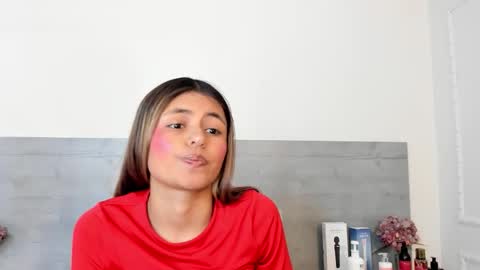 sunnywhitee online show from March 2026 07:24:02 PM