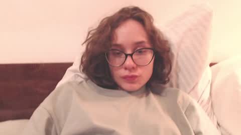 Snapshot of sunshinehella chatting on June 2026 07:41:01 PM Hella online show from June 2026 07:41:01 PM
