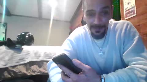 Snapshot of superd512 chatting on December 2024 09:52:01 PM Guero Cash online show from December 2024 09:52:01 PM