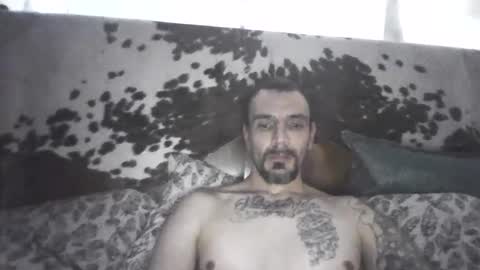 Snapshot of superd512 chatting on January 2025 05:44:01 PM Guero Cash online show from January 2025 05:44:01 PM