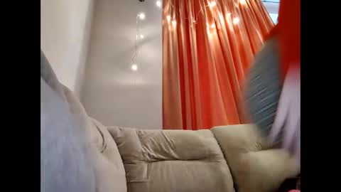 Annie online show from January 2025 10:21:02 AM