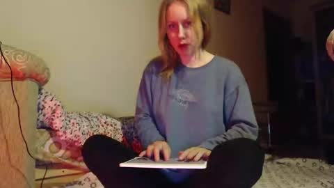 Annie online show from May 2026 06:57:02 PM