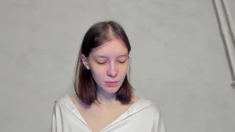 Una online show from February 2026 01:05:02 AM